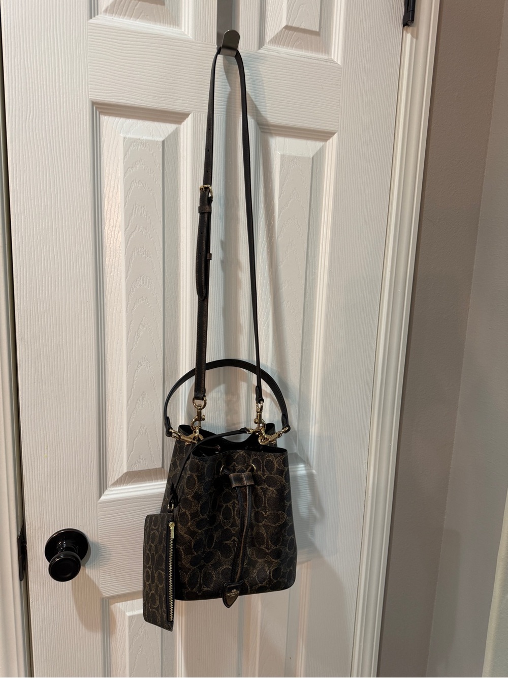 Coach Rowan Bucket Bag Signature Drawstring Bucket Crossbody NWOT - Picture 2 of 14